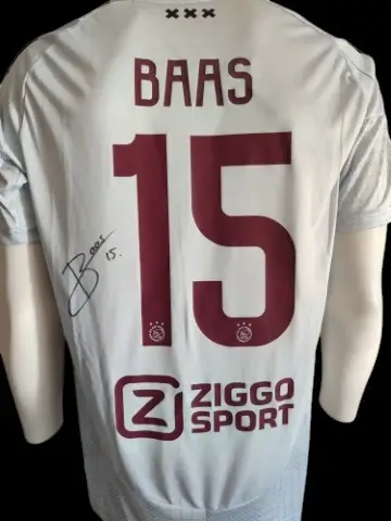 Gesigneerd voetbalshirt: Baas